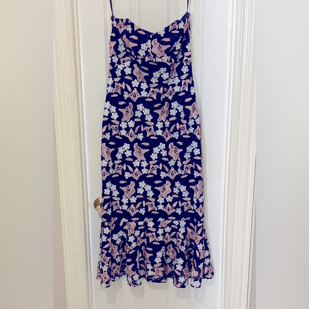 CHIC GORGEOUS DETAILED LACE STRAPLESS DRESS;MIDI;Fully Lined;Size 8💗;Worn Once - Picture 2 of 16